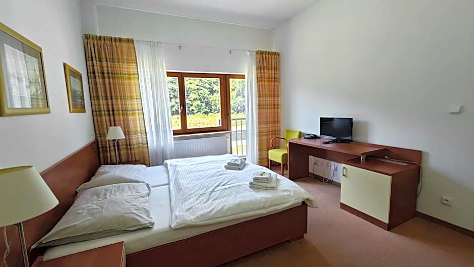 Geyserpark Village
