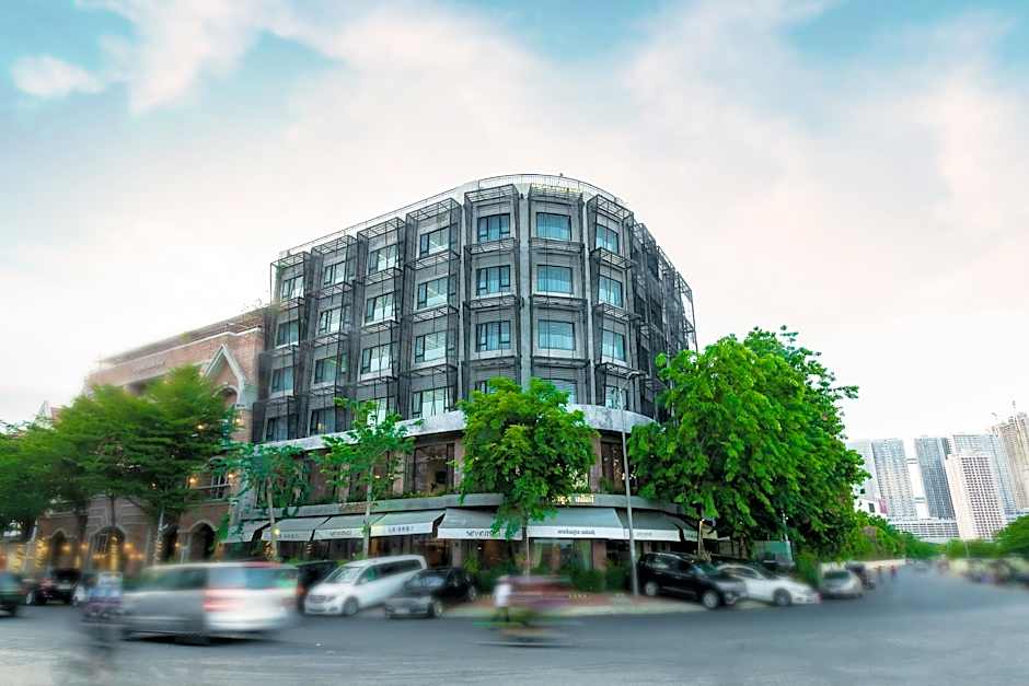 Photo 1 of 49 of Almond Hotel Bassac River