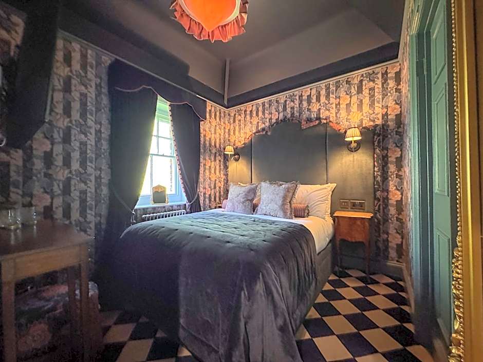 Photo 1 of 4 of Heritage Cosy Double Room