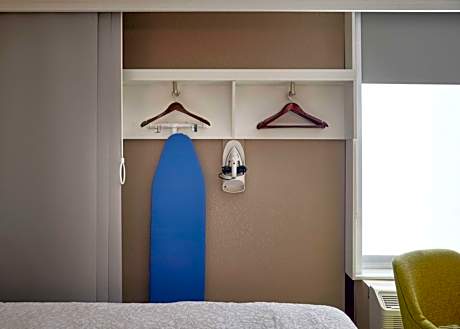 2 Queen Studio Suite W/ Sofabed Nonsmoking