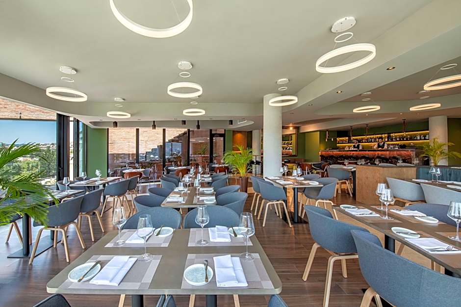 Golden Tulip Design Tbilisi