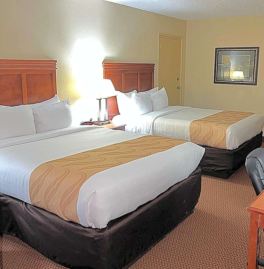 Foto 1 di 1 di Standard 2 Double Beds, Nonsmoking