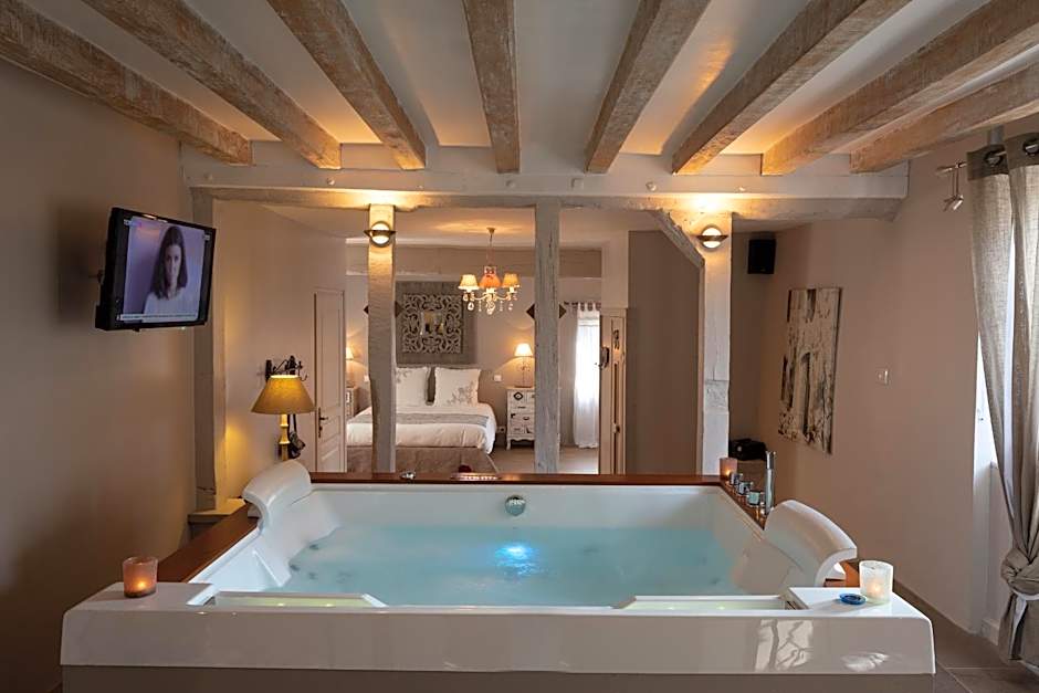 CHARME AU FIL DE L'EAU