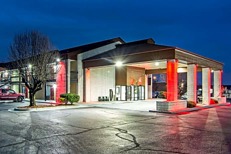 Econo Lodge Madison Airport