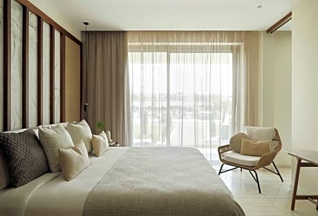 Luxury Suite Inland View