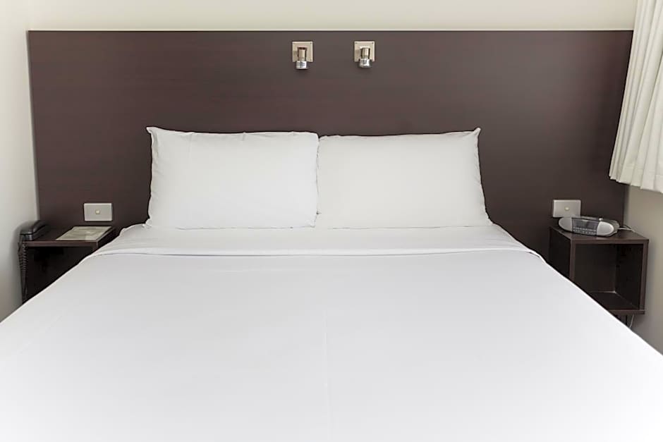 St Ives Motel Apartments