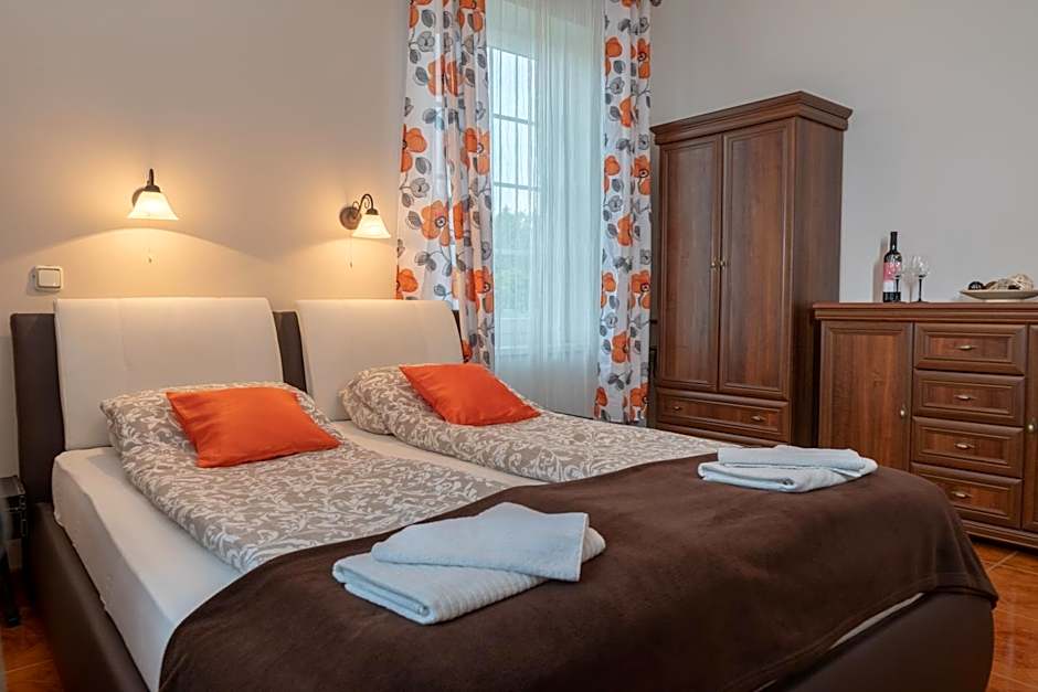 F57 - Frankó Családi Panzió