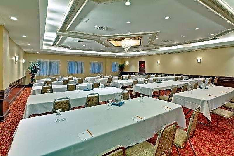 Holiday Inn Montreal Midtown