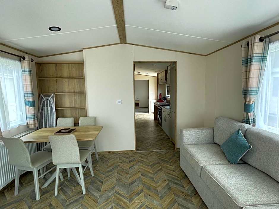 Emma's Pad at Hoburne Naish - New Forest - Wheel chair Accessible with wetroom and ramp