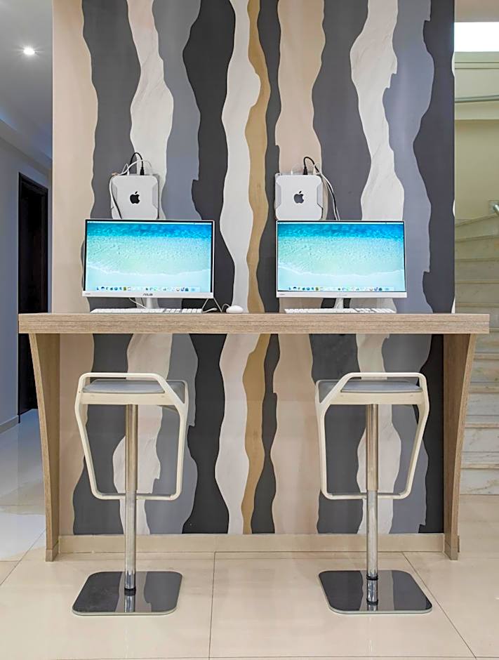 Phidias Piraeus Hotel