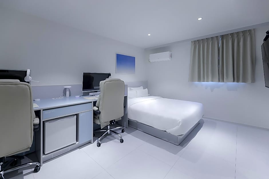 Mate Hotel