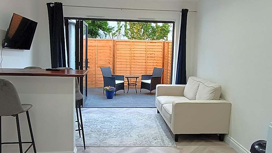 London Studios and Suites