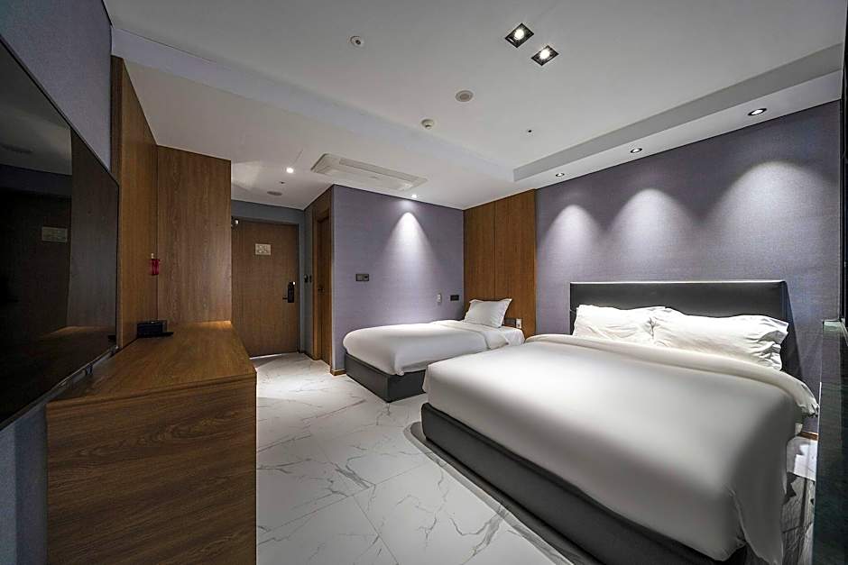 Sky and Sea Hotel
