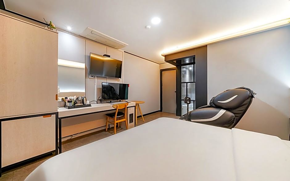 Busan Gangseo Sinhodong Hotel The May