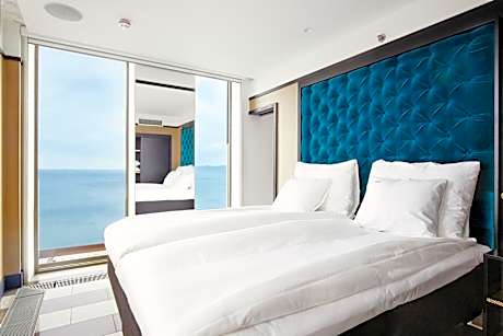 Grand Suite with Lake View