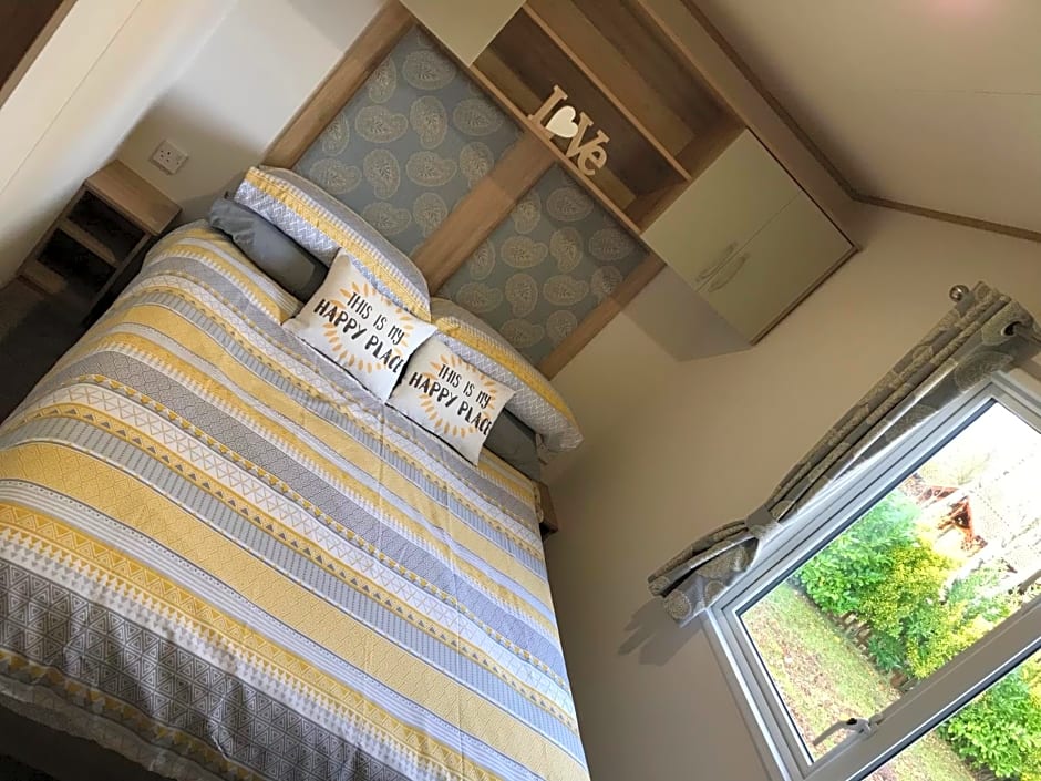 Lakes Breaks - 6 Meadows