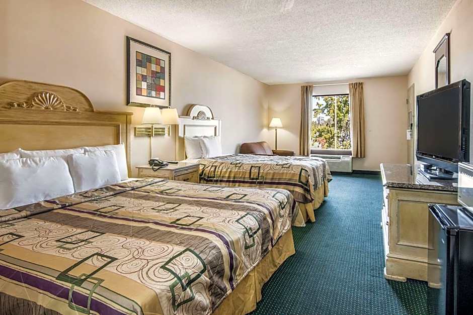 Rodeway Inn & Suites