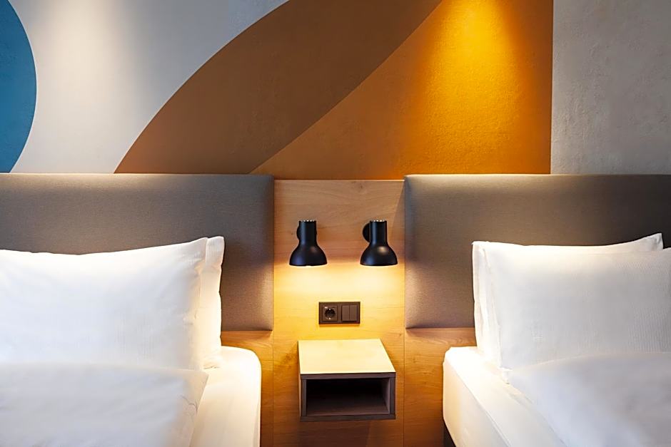 Photo 1 of 11 of Standard 2 Twin Beds
