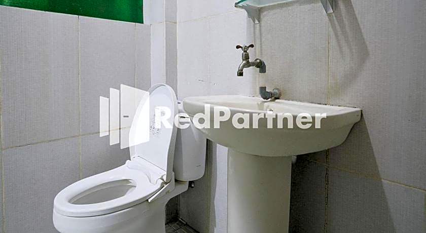 Pondok Hijau Syariah Mitra RedDoorz @ Citraland Surabaya