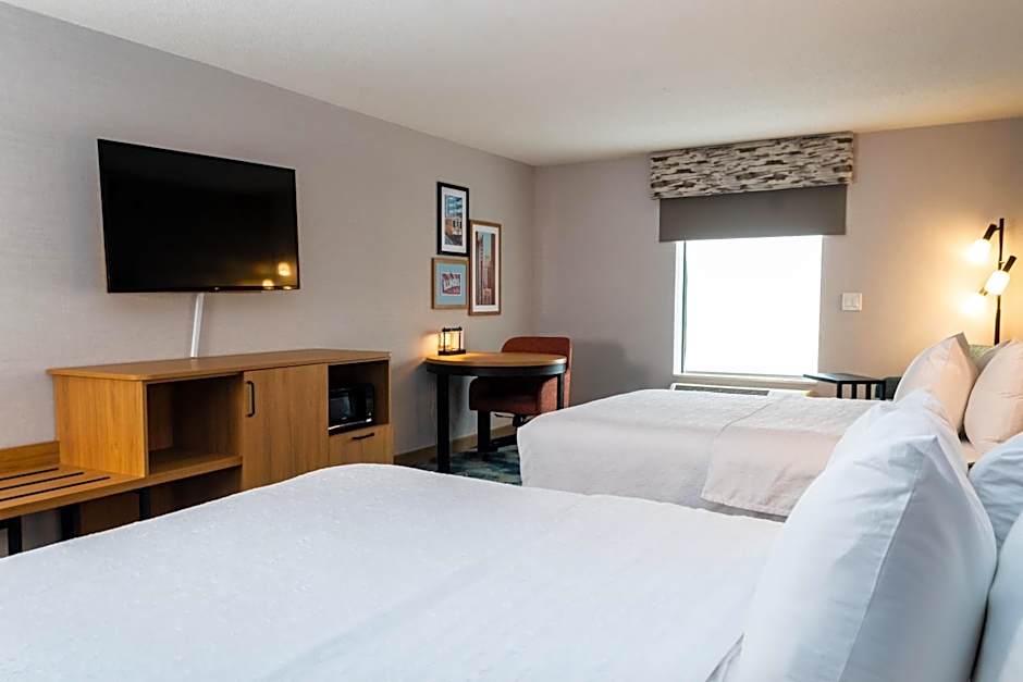 Hampton Inn & Suites Addison