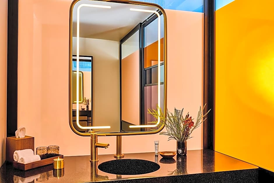 Hollywood Volume, a Tribute Portfolio Hotel