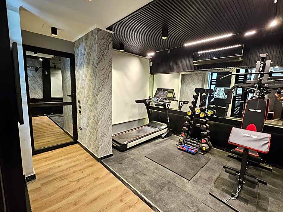 New Cairo's Poolside Oasis