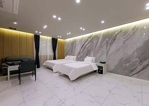 Gwangju Brown Dot Chungjang