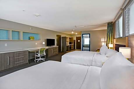 Queen Studio with Two Queen Beds - Mobility Access/Non-Smoking