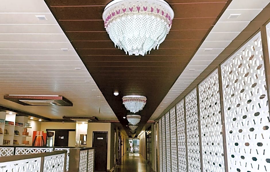 Spring Sky Mughalsarai by ShriGo Hotels