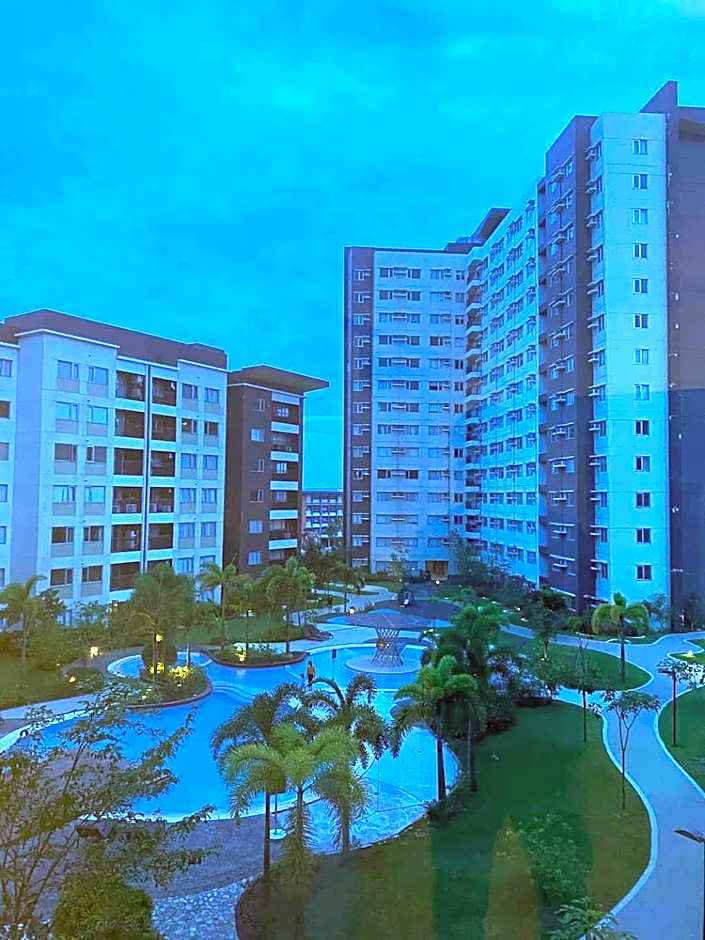 AVIDA ATRIA T2-C short walk mall,esplanade,wifi,netflix,kitchen,pool