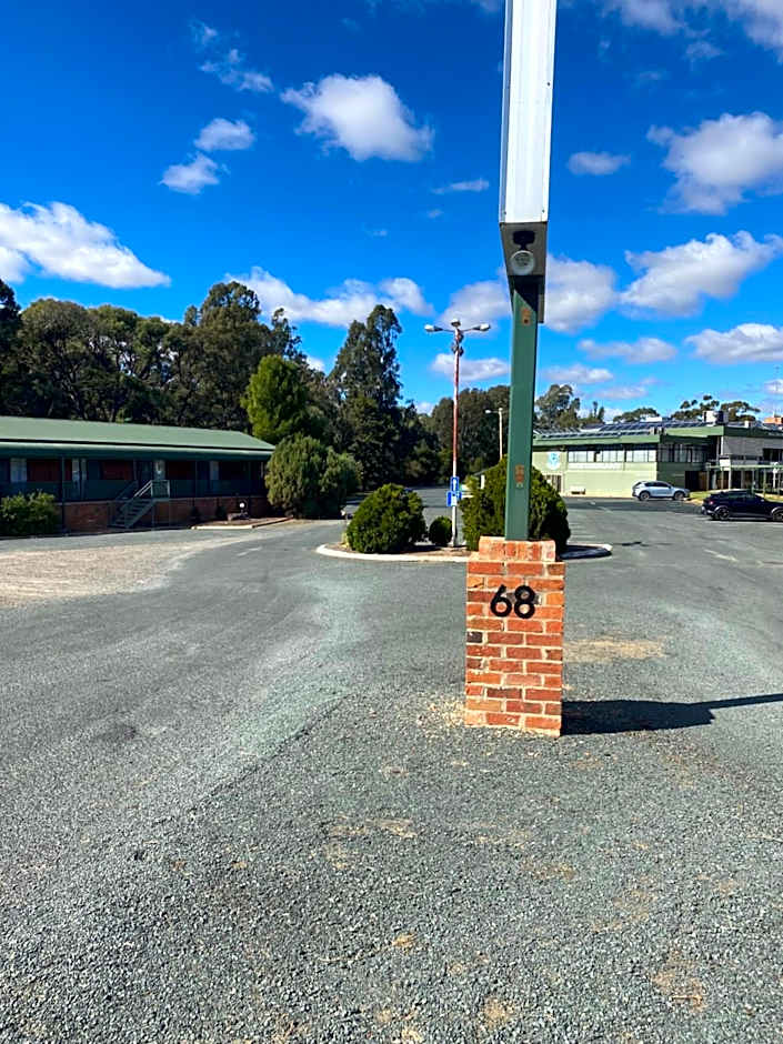 Deniliquin Country Club Motor Inn