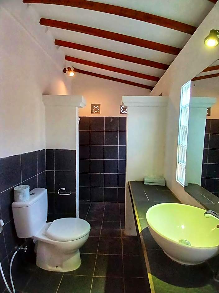 Scallywags Smugglers