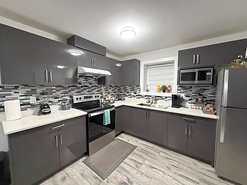 Lux Modern 2BR Radiant Suite+Free Parking