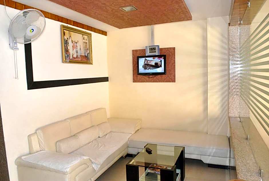 Hotel Ashapura Palace