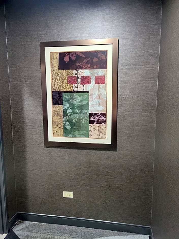 Super 8 by Wyndham Aurora/Naperville Area