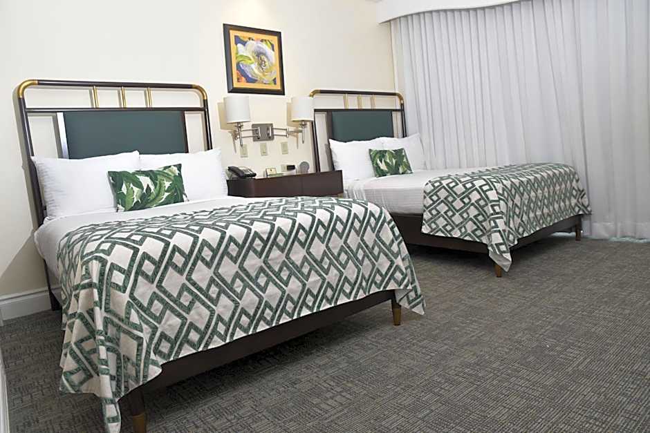 Courtleigh Hotel & Suites