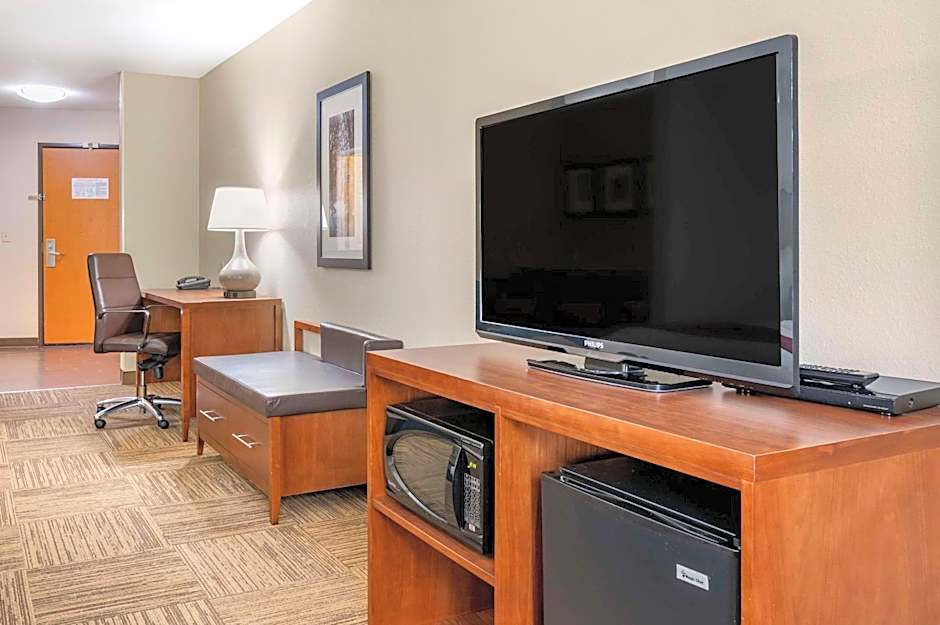 Comfort Suites Urbana Champaign, University Area