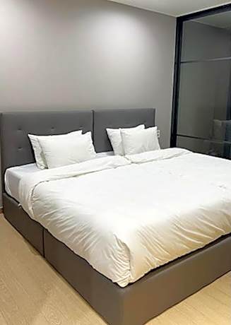 Deluxe Hollywood Room