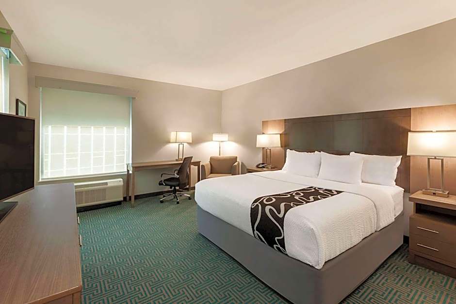 La Quinta Inn & Suites by Wyndham Lafayette Oil Center