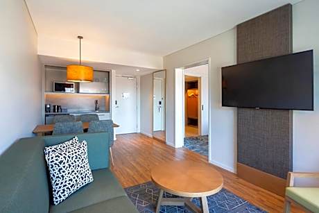 One-Bedroom Suite with Gondola View - Free Breakfast