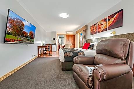 King Suite with Spa Bath