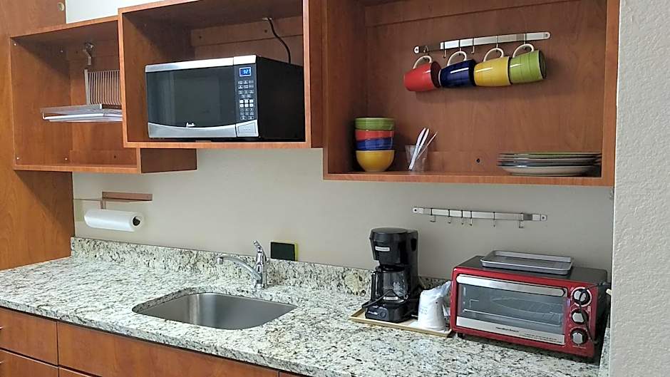 Super 8 by Wyndham North Palm Beach