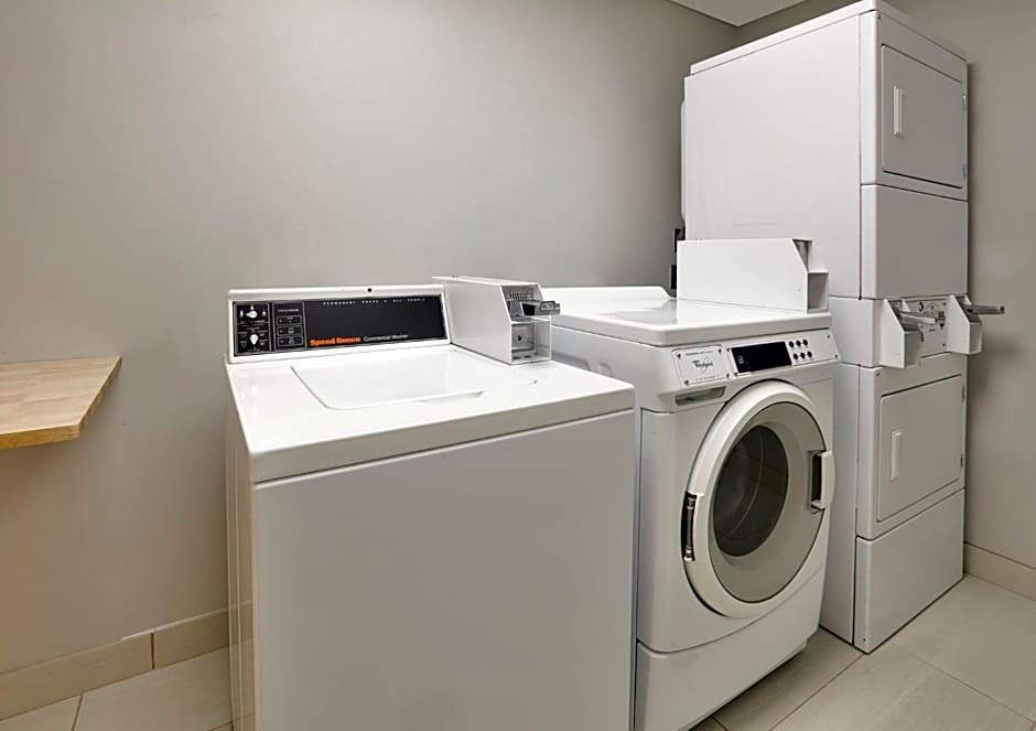 Holiday Inn Express Hotel & Suites - Irving Convention Center - Las Colinas By IHG