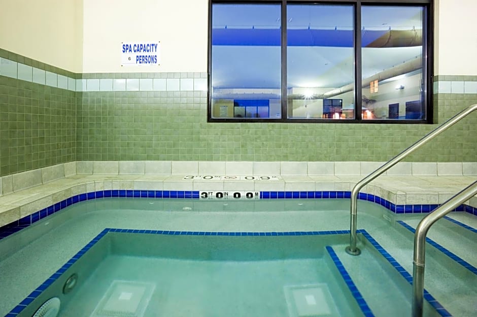 Holiday Inn Express & Suites Verona By IHG