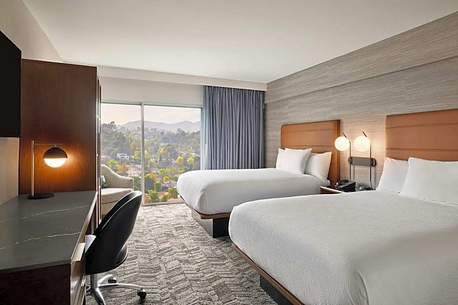 Courtyard by Marriott Los Angeles Sherman Oaks