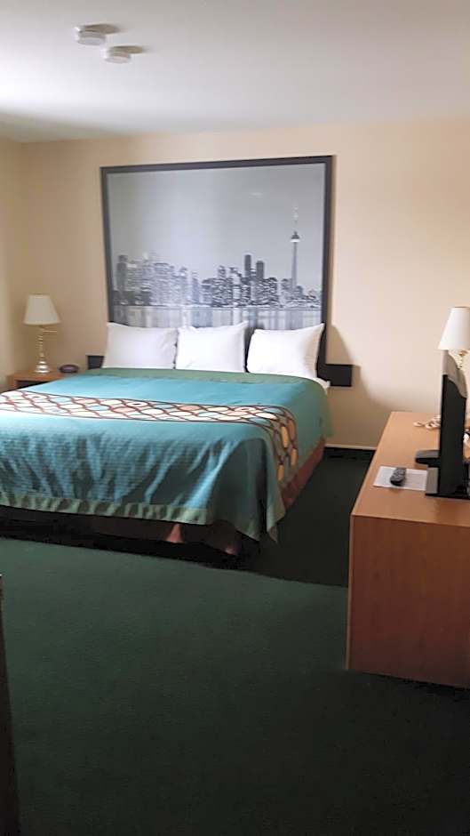 Super 8 by Wyndham Moose Jaw SK