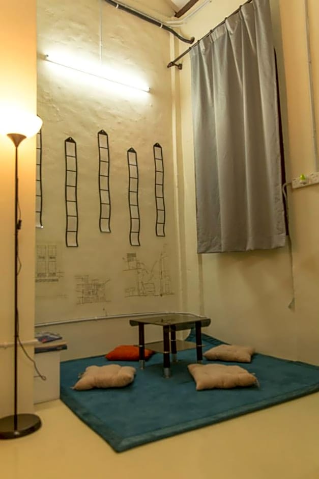 Vloft Backpackers Hostel by ZUZU