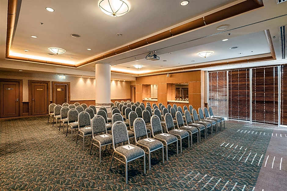 Oaks Gold Coast Hotel