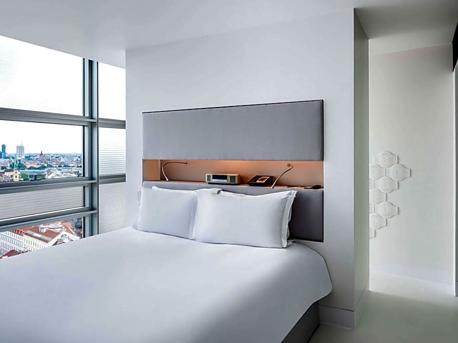 SO Vienna Hotel