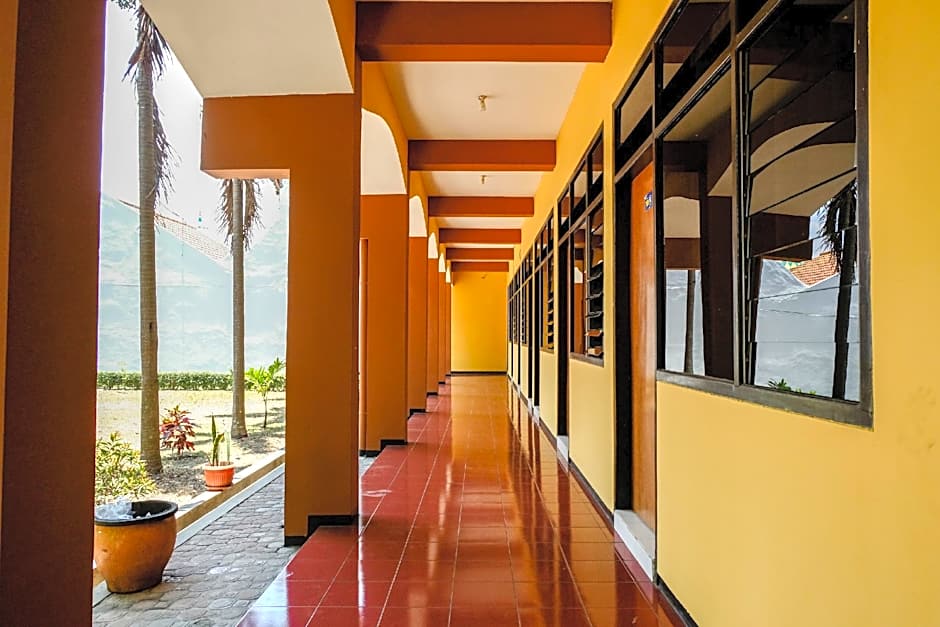 OYO 1342 Uniga Malang Family Residence